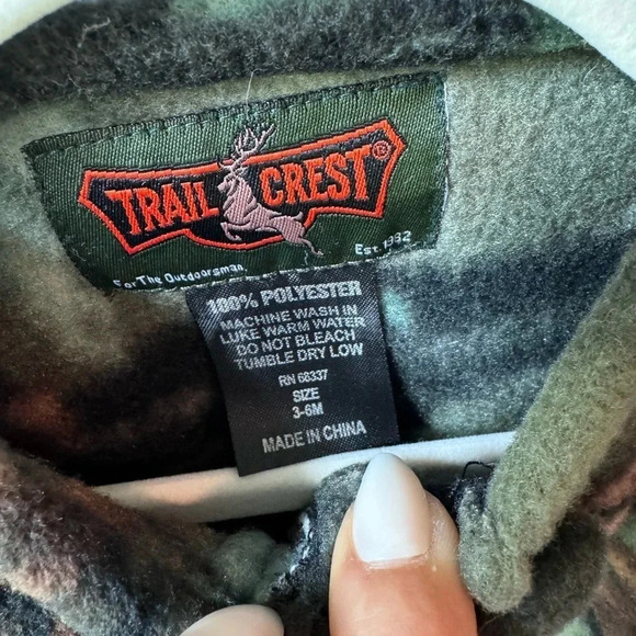 Trailcrest Camouflage Fleece Footed Zip Romper - 6 months - Picture 3 of 4